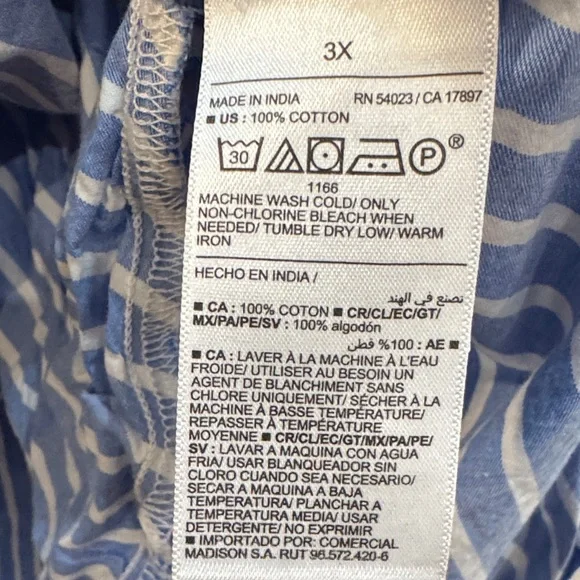 Old Navy Blue and White Striped Casual Button-Down Shirt - Picture 3 of 6